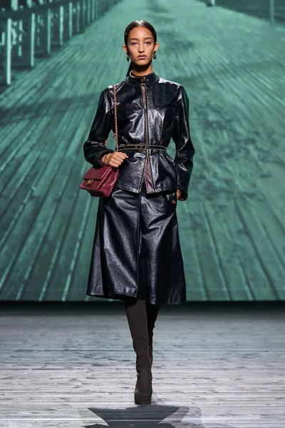 Look 54